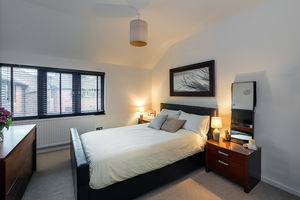Bedroom- click for photo gallery